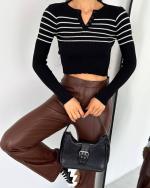 Pull uni  en maille côtelée 