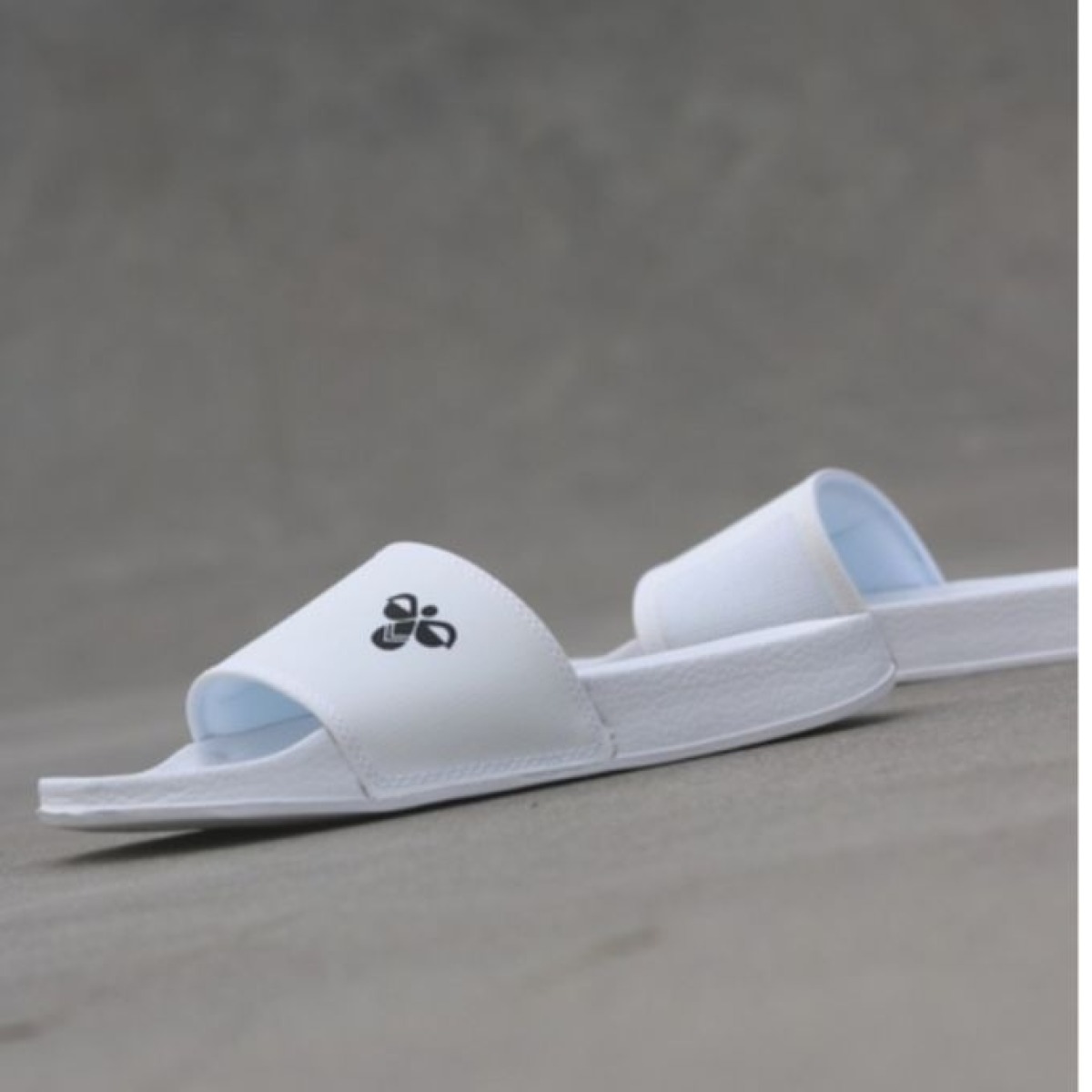 Claquettes Hummel pool slide