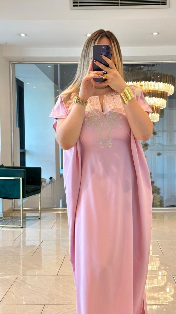 Robe Lara