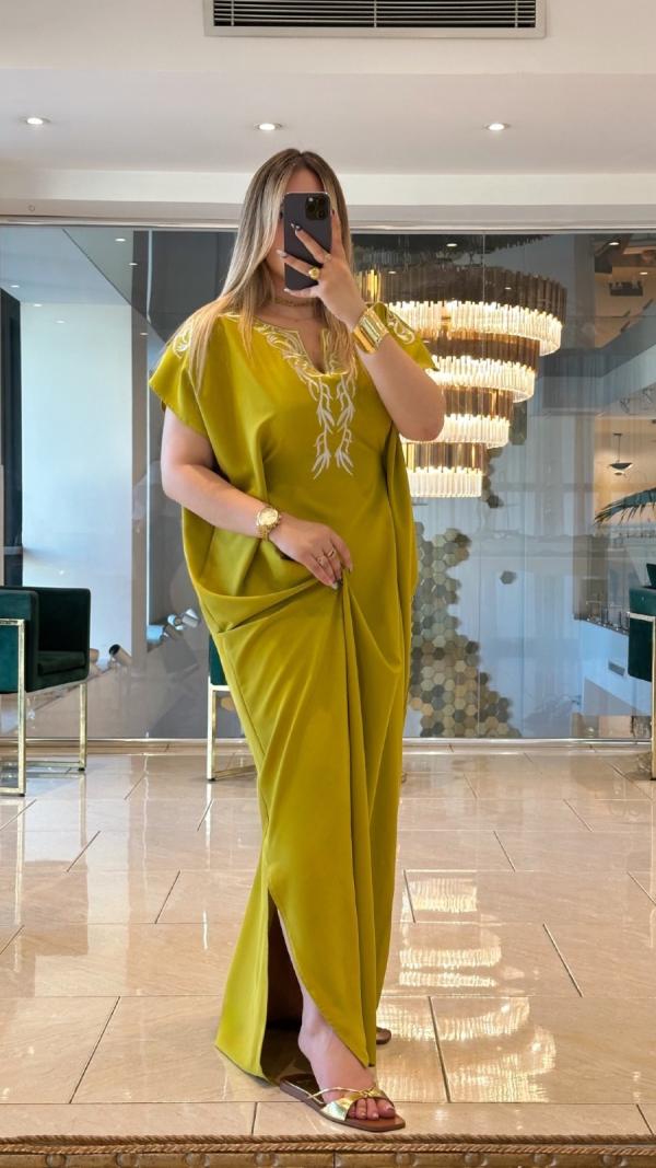 Robe Flora