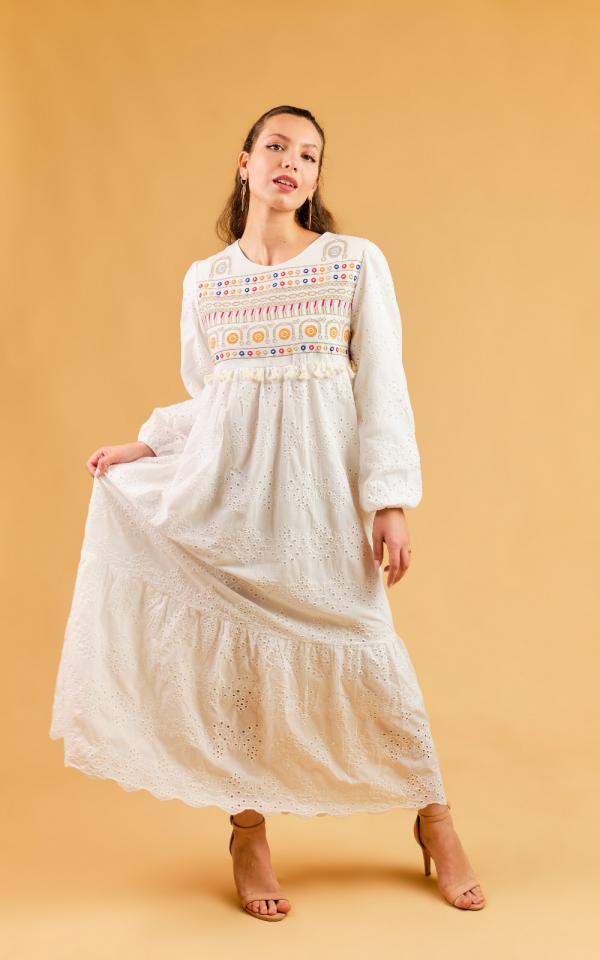 Robe romantique avec broderie Colors