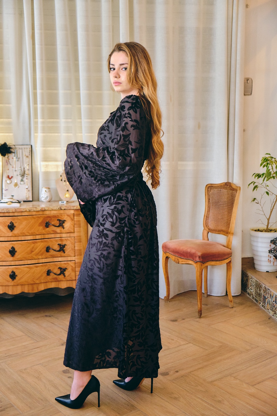 Robe Zaphira Black