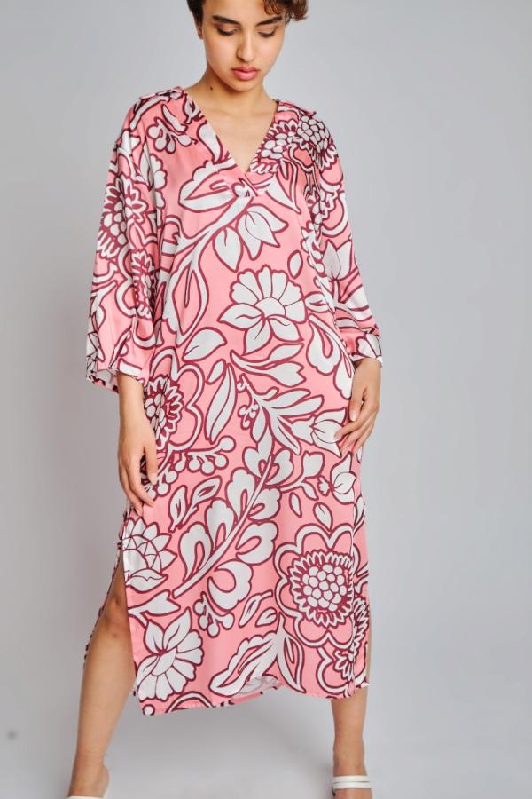 Robe rose à fleur avec fentes 